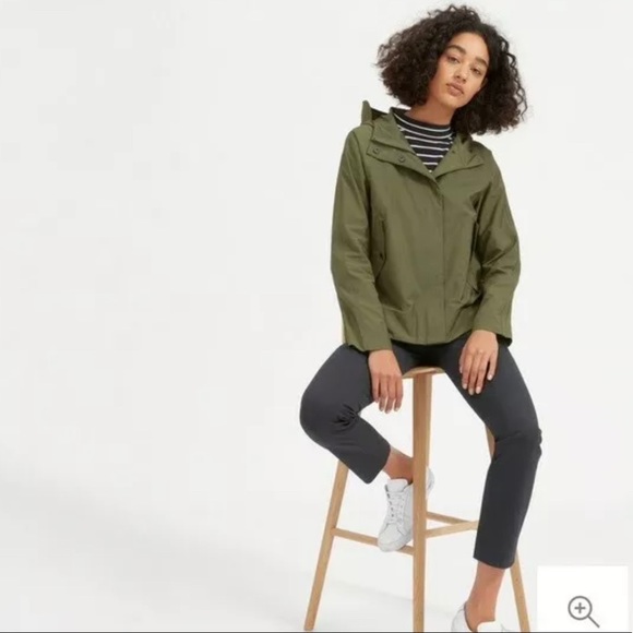 Everlane Cropped City Anorak In Surplus 